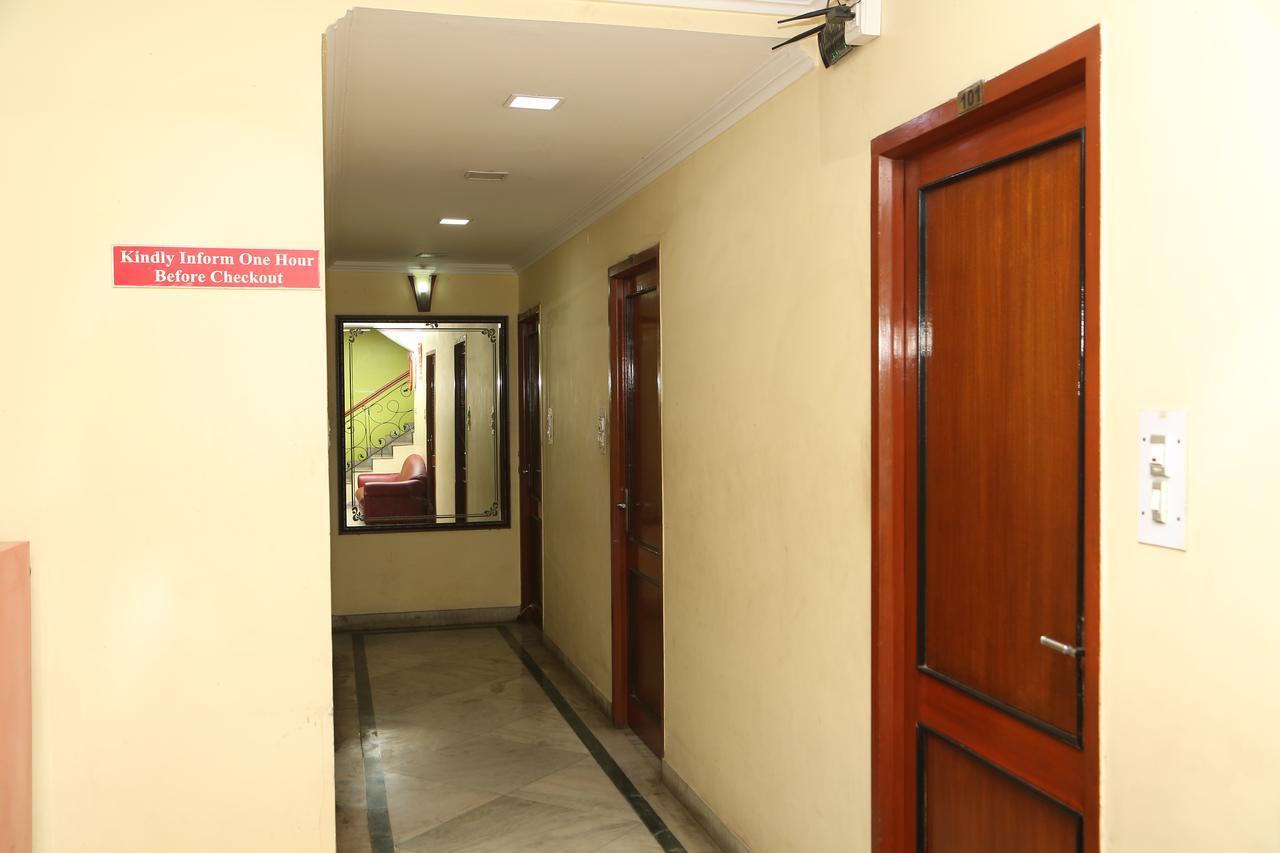 Star Residency Villa Madras Buitenkant foto